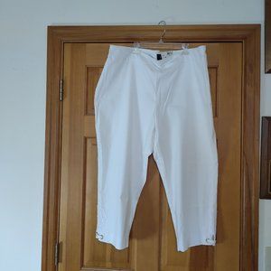 JM Collection Women's Bright White Capris w/Lace at Hem, XXL
